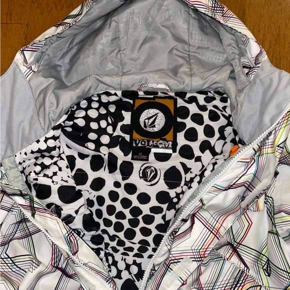 Volcom Women’s Snowboarding Jacket with Hood Size Medium - Picture 4 of 8